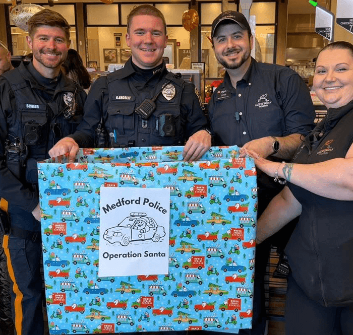 operation-santa-medford-police